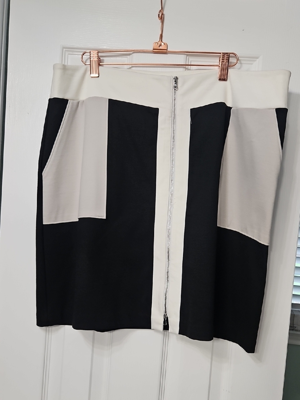 INC International Concepts Black and Cream Colorblock Zip Mini Skirt